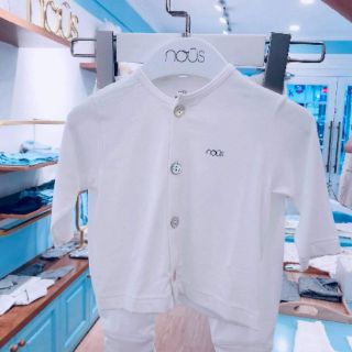 Nous - Bộ cài thẳng dài petit trắng