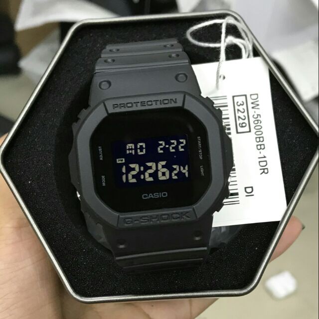 Đồng hồ thể thao nam G-shock CASIO DW-5600BBN-1DR mặt kính cường lực chống đạn chống