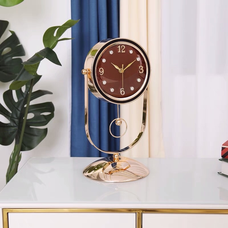 Đồng hồ kim loại để bàn đa dạng màu sang trọng