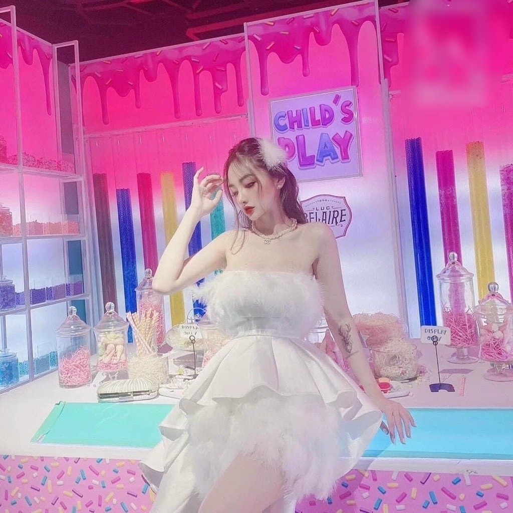 Đầm Xoè Lông Vũ Đuôi Cá