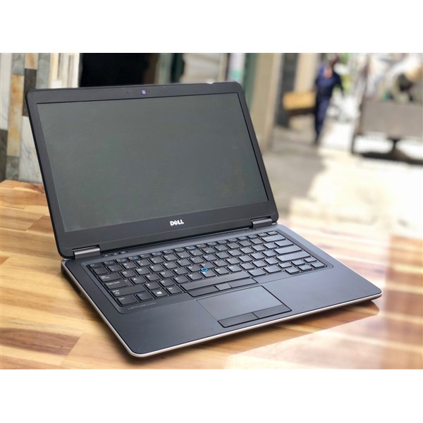 Laptop Dell 7440