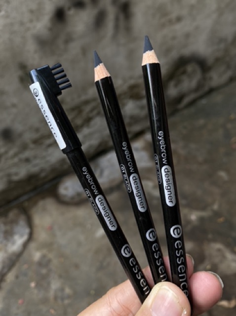 Chì kẻ chân mày Essence màu đen tuyền.  Made in Gẻmany _ xách tay từ Đức . | BigBuy360 - bigbuy360.vn