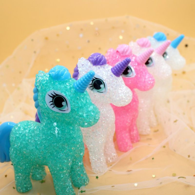 Đèn ngủ chú ngựa poni được kết từ hạt nhựa