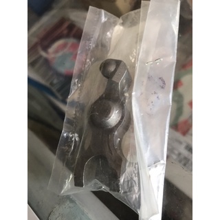 5WT-E817A-00 | Đòn bẩy chuyển số 3 Sirius (Chính hãng)