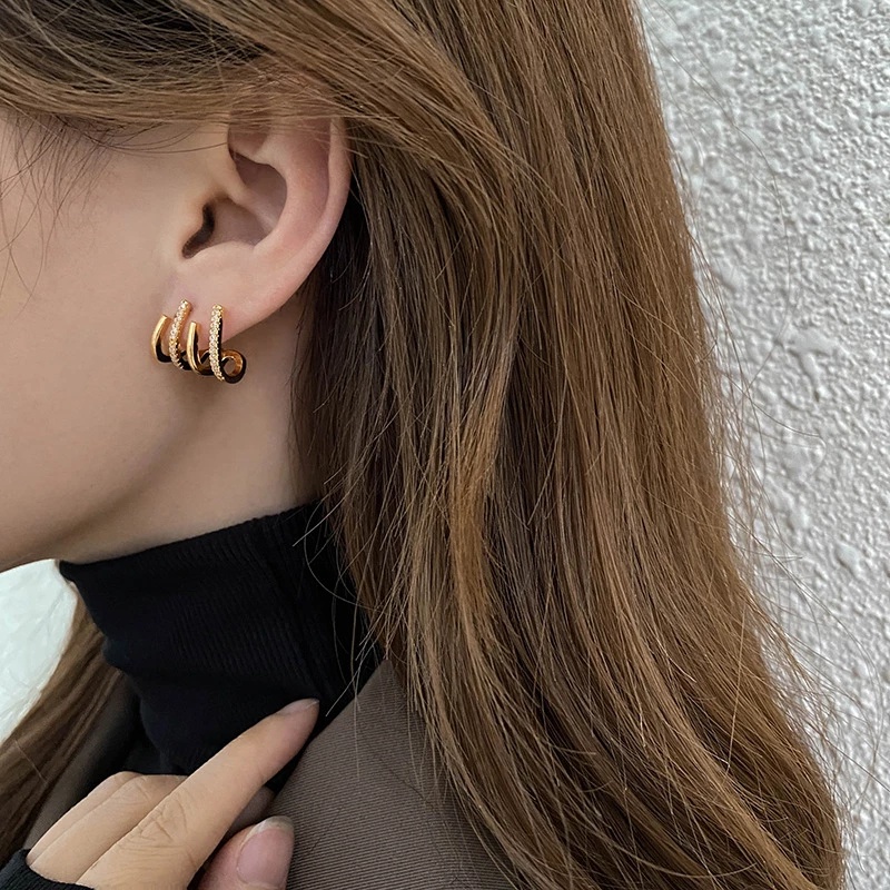 1 Đôi Bông Tai Kim Loại Đính Đá Thời Trang Hàn Quốc Dành Cho Nữ