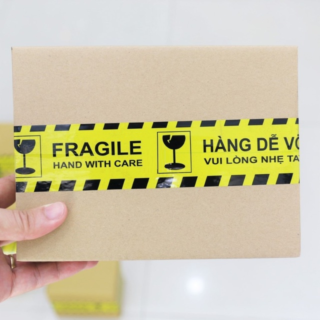 Băng dính hàng dễ vỡ 100 yard siêu dai không thấm nước dùng gói hàng cảnh báo