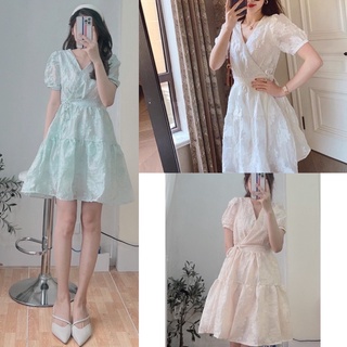 Đầm váy hoa nổi vạt chéo thắt eo