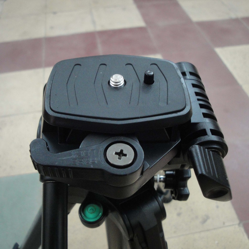 Chân máy ảnh - Tripod Yunteng VCT 690RM