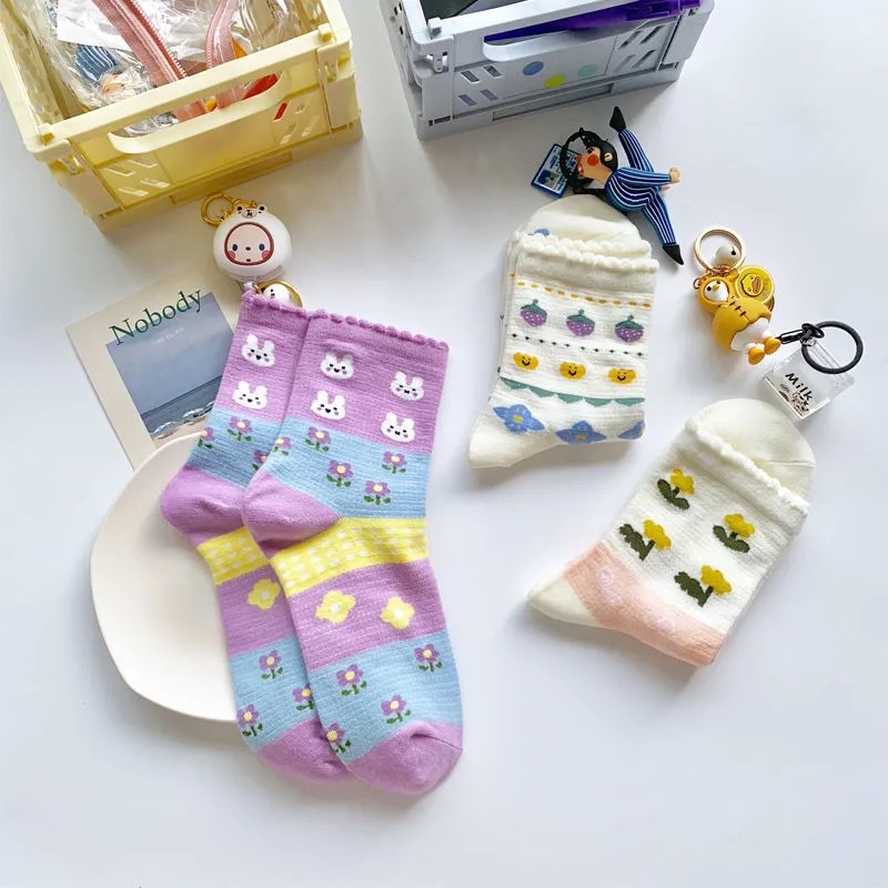 Đôi Vớ Thoáng Khí Phối Ren Họa Tiết Thỏ Dễ Thương Bắt Mắt