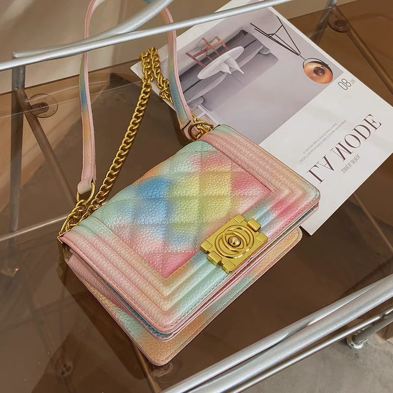 Faya - Túi xách đi tiệc chần ô ombre cầu vồng sang trọng T1125