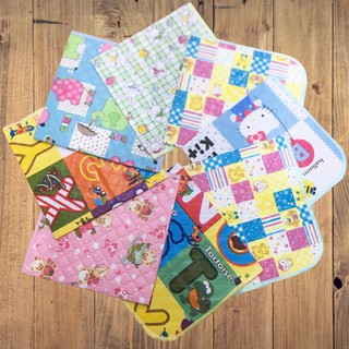 Miếng lót chống thấm nilong 3 lớp bé 38cm x 38cm