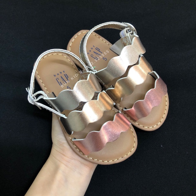Sandal quai màu Gap