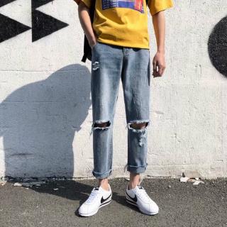 Korean-Style Men's Relaxed Tapered Distressed Jeans In Retro Wash Light Blue With Rips       2020 Summer New Arrival