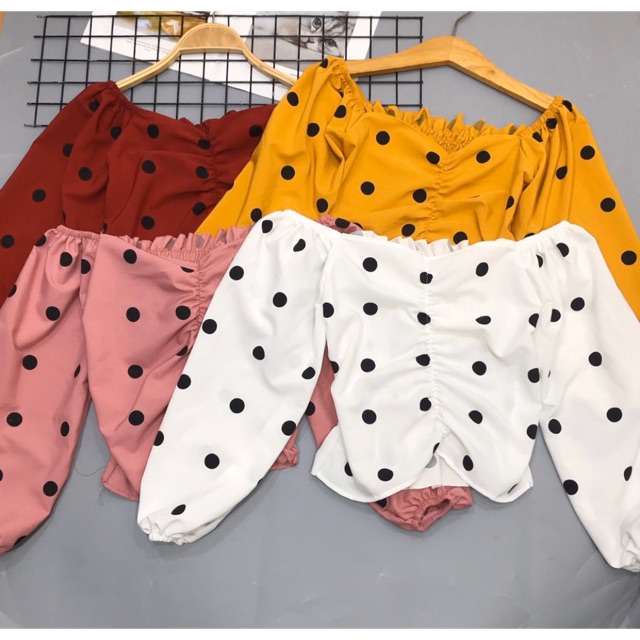 Áo họa tiết chấm bi chất kate Nhật sale 59k