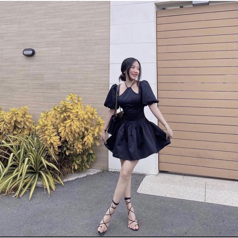 Đầm xoè cổ yếm tay bồng khoét vai MT