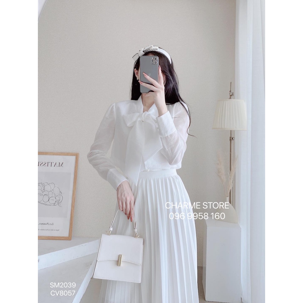 Áo sơ mi nữ trơn tay dài thiết kế Charme phối nơ và cúc ngọc xinh xắn 2039