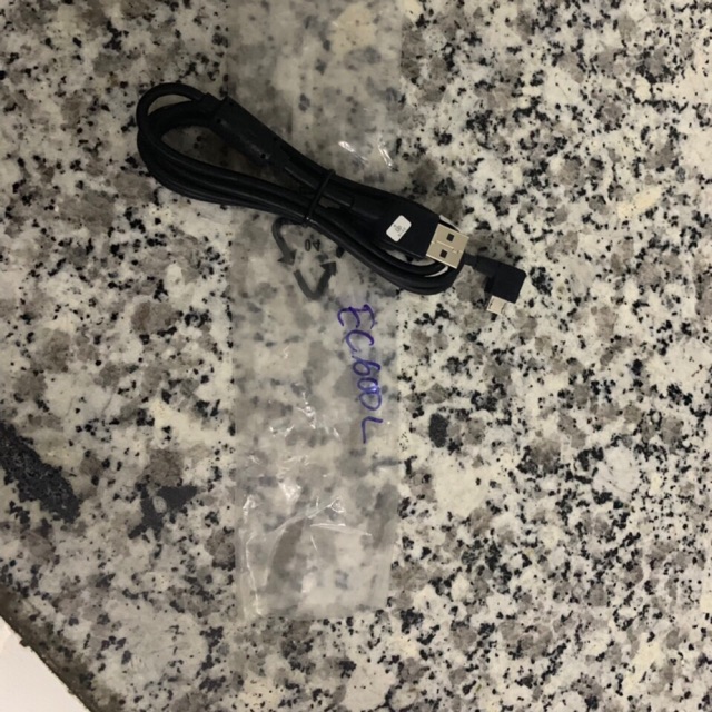Dây sạc Sony EC600 (micro)