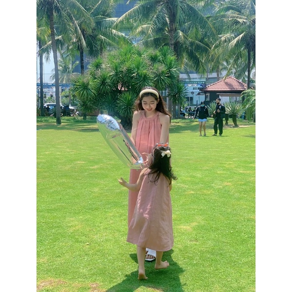 Váy đôi mẹ và bé, váy Yếm dành cho mẹ và bé chất thô xốp mát mẻ