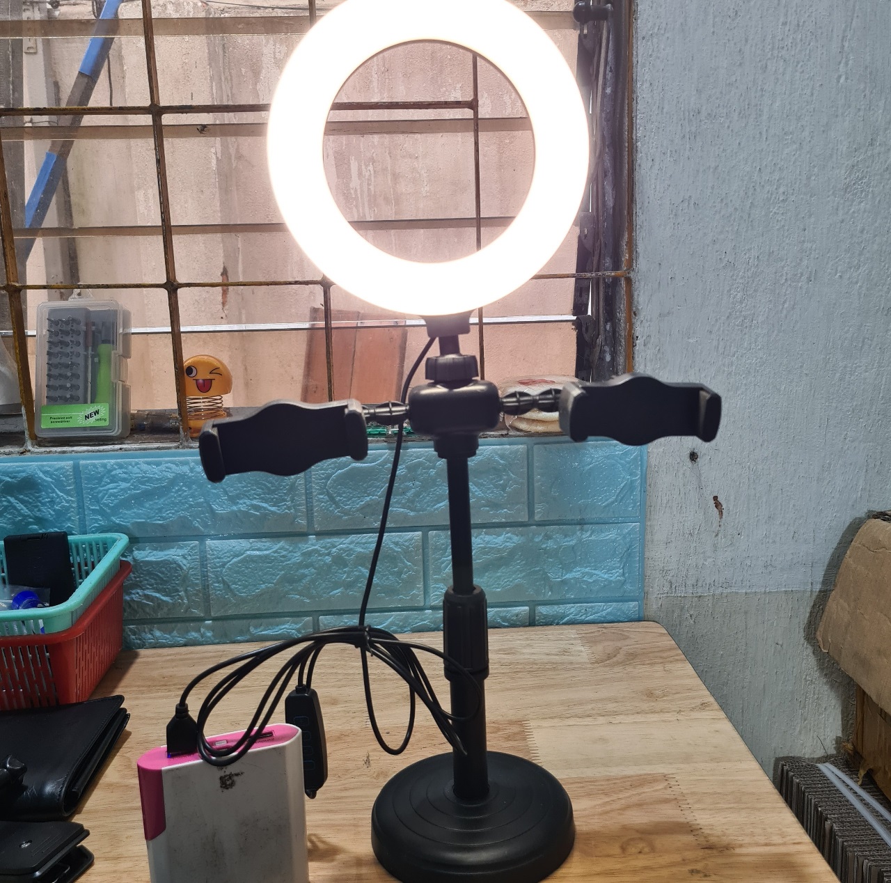 Đèn LED RING Livestream 2 KẸP điện thoại Tăng giảm chiều cao 3 chế độ màu LIVE