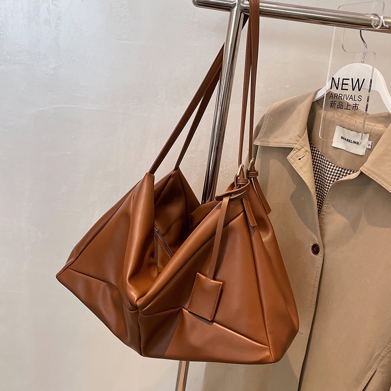 Túi xách trơn form mềm charm hình chữ nhật