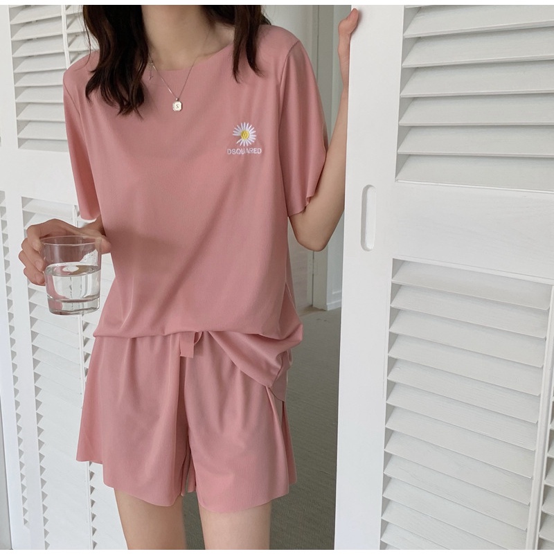 Bộ đồ nữ cộc tay quần ngắn pijama thêu hoa cúc - Chất liệu sọc tăm cao cấp đủ màu đen, hồng, xanh Her Vibe