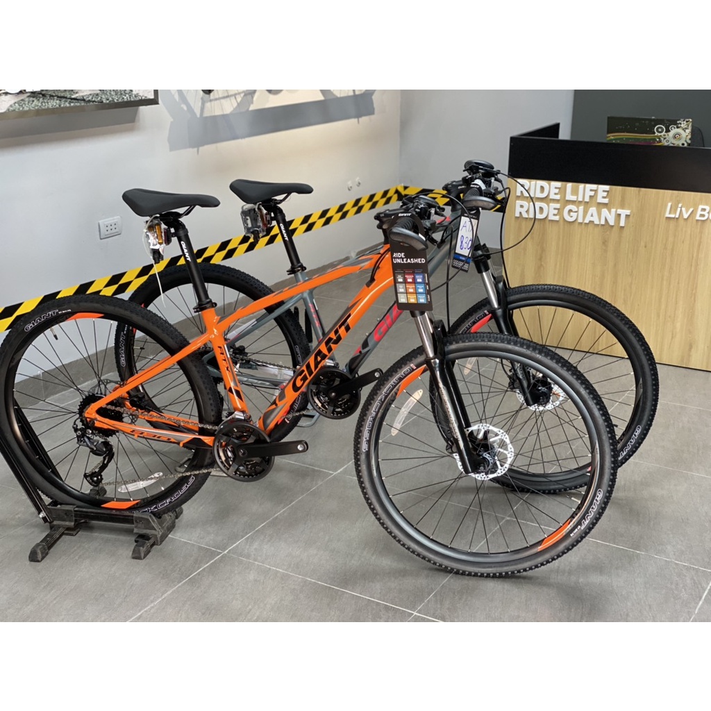 Xe đạp thể thao thao Giant ATX 830