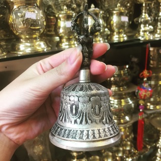 Chuông lắc cầm tay