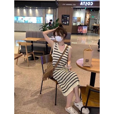 Váy kẻ len montoghi mỏng phối lưới dài sang