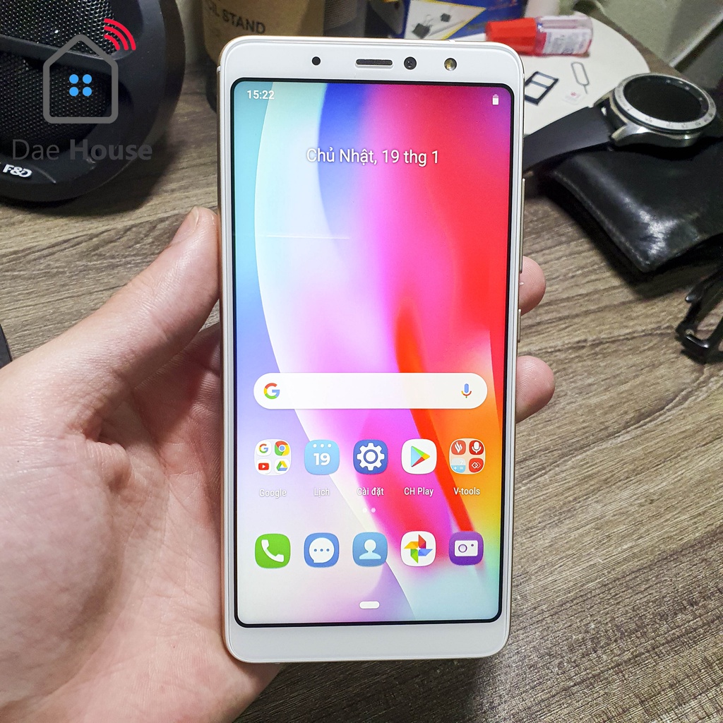Điện thoại giá rẻ cấu hình cao Vsmart Active 1 plus, ram 6Gb, bộ nhớ 64Gb chiến game PUBG, Liên quân Mobile