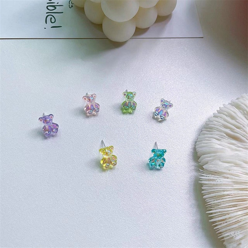 Đôi khuyên tai hình gấu mini bằng acrylic màu kẹo thời trang dễ thương cho nữ