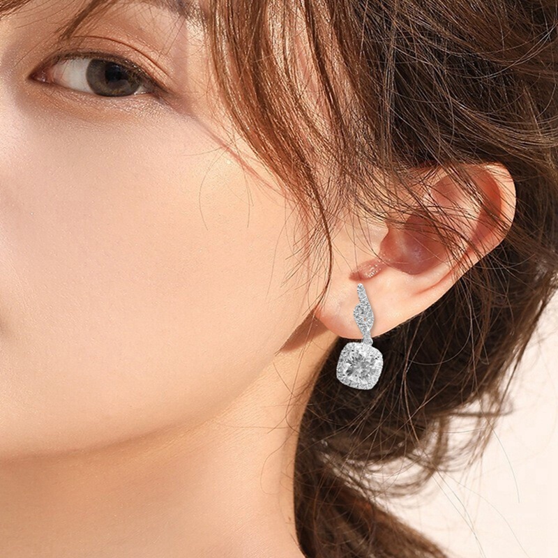 Khuyên tai đính đá lấp lánh sang trọng cho nữ
