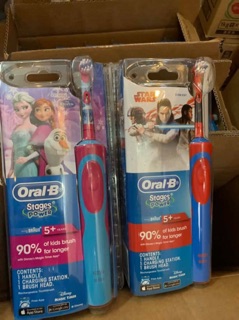 Bàn chải điện oral B