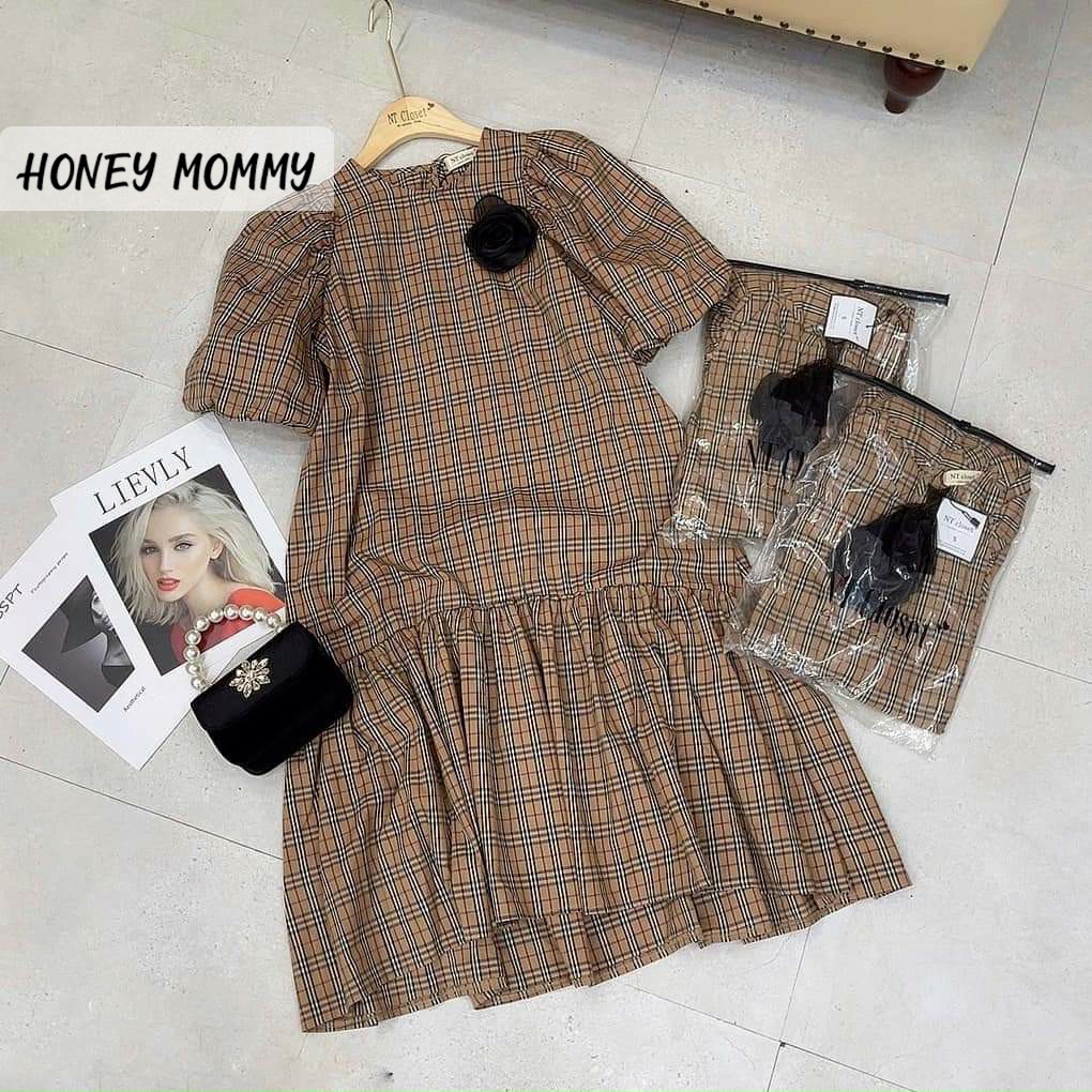 Váy Bầu Kẻ Caro Đính Hoa Ngực Mùa Hè Ngắn Tay Công Sở HD2837 Honey Mommy Đầm Bầu Suông Đuôi Cá