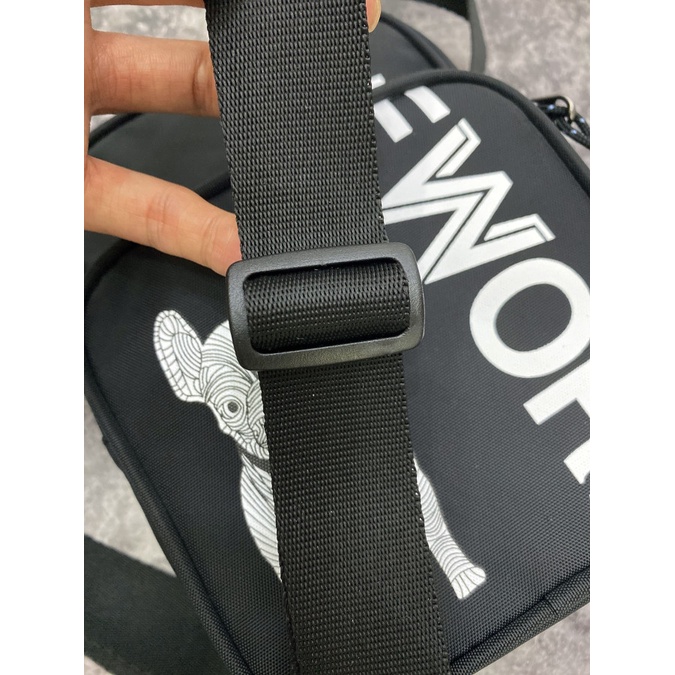 (HÀNG XUẤT XỊN) Túi đeo chéo B381 LIFE/WORK LOGO MINI BAG BLACK Made in Vie full-tem-tag