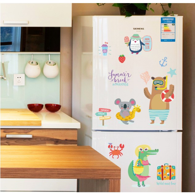 Decal trang trí tường - Thú Du Lịch Vui Chơi