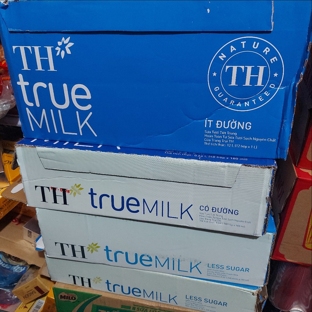 (Có khuyến mại ) Sữa Tươi Tiệt Trùng Có Đường, Ít Đường  TH true MILK 110 ml