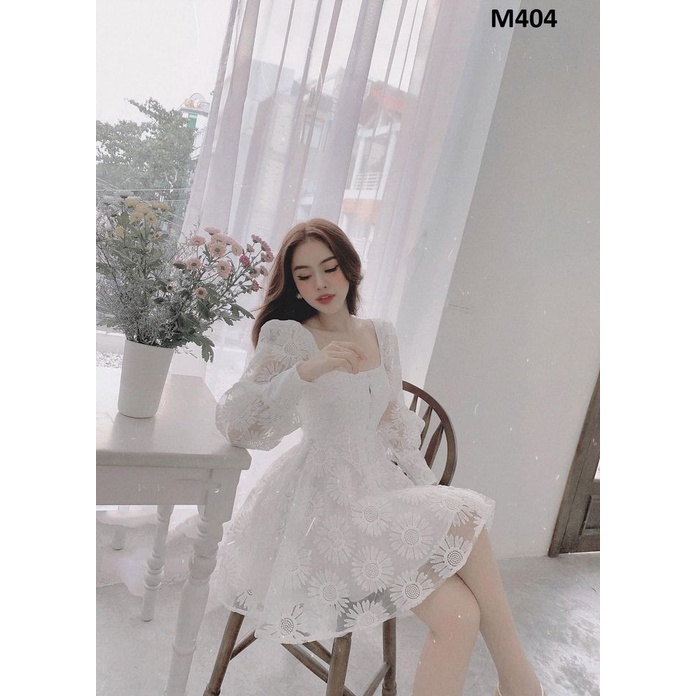 Đầm ren hoa cúc tay dài bồng phối nút bọc sang chảnh - Laven Dress