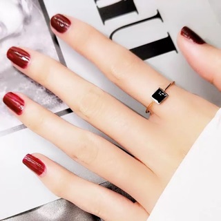 Nhẫn titan mặt vuông đen