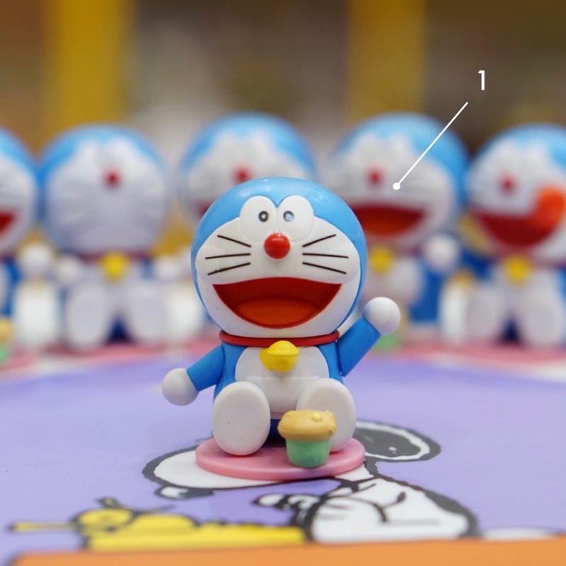 Mô hình Doraemon đế hồng