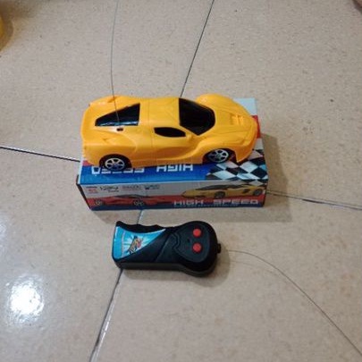 Đồ chơi XE Ô TÔ ĐIỀU KHIỂN từ xa cho bé