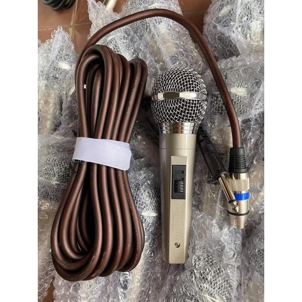 Mic có dây cao cấp thương hiệu Nhật bản dùng cho hát karaoke gia đình và kinh doanh chất lượng tốt hút nhẹ tiếng