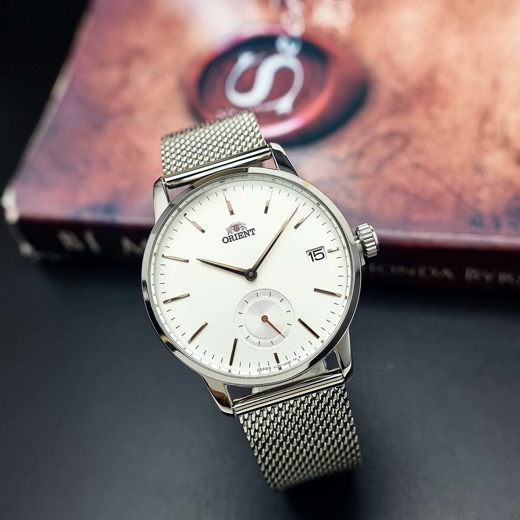 Đồng Hồ Nam Orient Quartz RA-SP0007S00C Dây Sắt Lưới Mặt Trắng