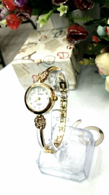 đồng hồ lắc tay nữ hongrui day kim loai đẹp xinh