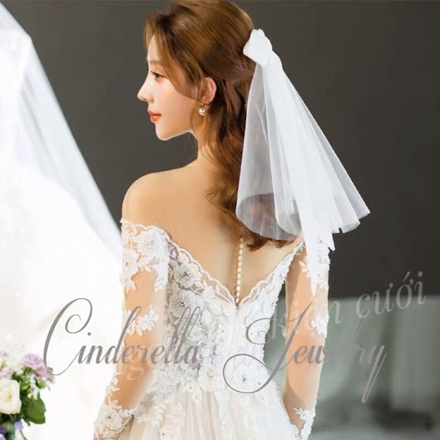 Voan nơ ngắn cài cột tóc cô dâu