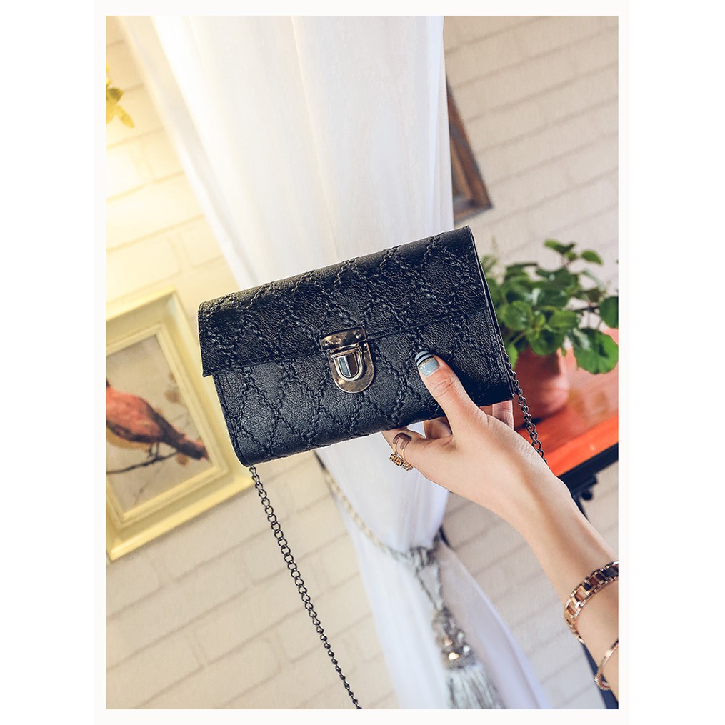 Ví cầm tay nữ 3941 dáng phong thư chất da mềm có dây đeo