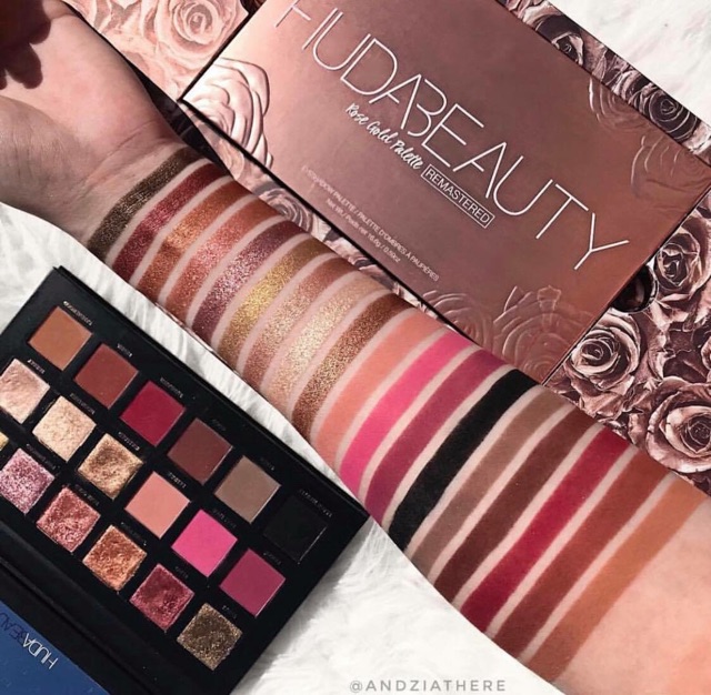 Bảng màu mắt Huda beauty rose gold