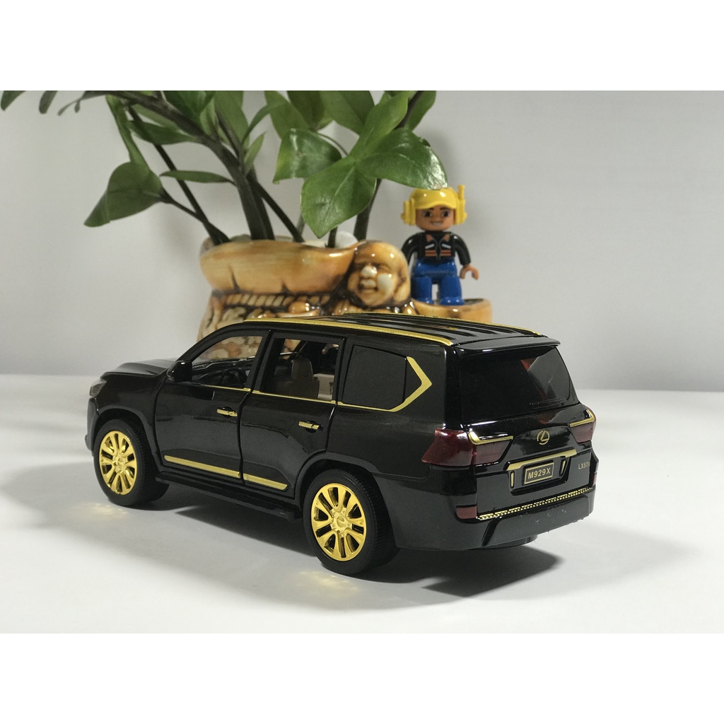 Mô hình xe ô tô Lexus LX570 tỷ lệ 1:24 bằng kim loại giá rẻ nhất