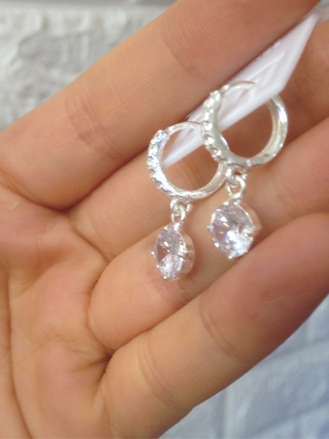 Bông tai treo 1 viên đá 6-7li nhân tạo bạc ta khuyên tròn bấm