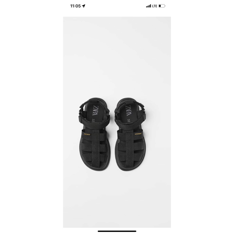Giày xăng đan dây vải, màu đen của Zara. Đế bằng, dày vừa phải, hở ngón. Đeo hằng ngày, đi làm, đi chơi.