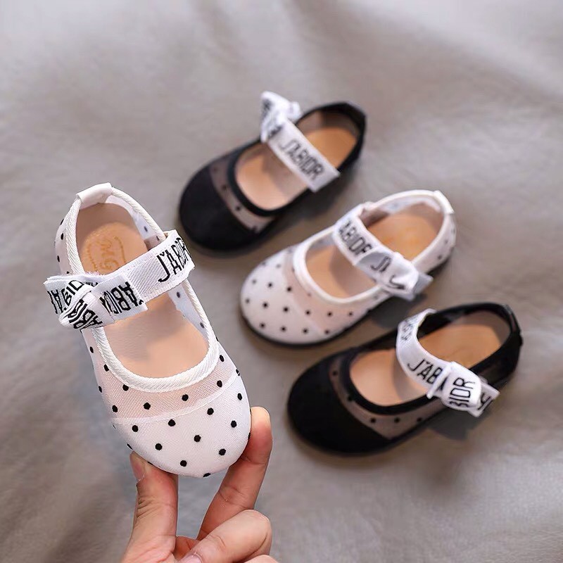 giày cho bé - Giầy búp bê chấm bi cho bé gái phong cách Vitage Hàn Quốc có quai dán cho bé gái dễ thương  v356